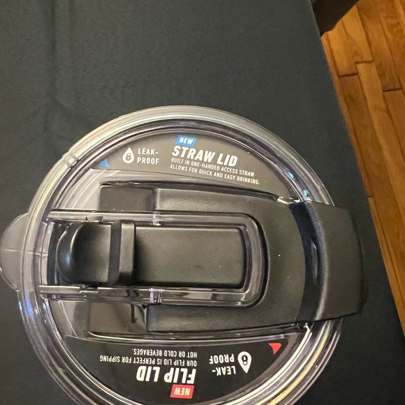 Hydrapeak Tumbler Skull 2024 Artisan Collection NWT - Picture 3 of 5